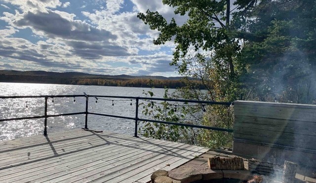 Outdoor Adventure on Lake Independence