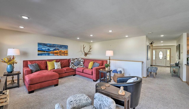 Outdoor Enthusiasts' Retreat w/Hot Tub, Deck