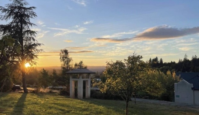 Outdoor Grill, Spacious Yard and Board Games