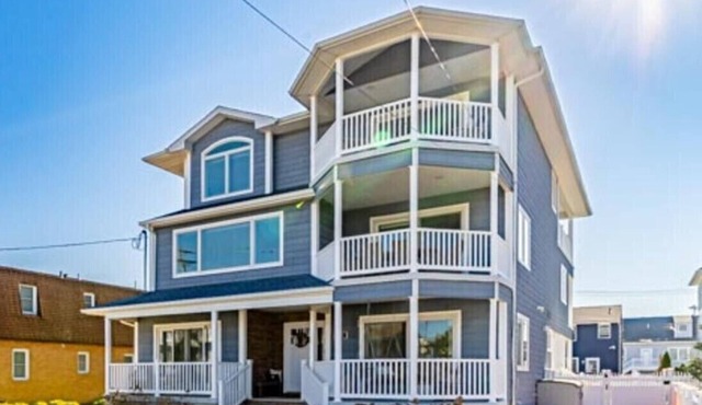 Outdoor, heated pool, rooftop terrace, game room, mutiple decks