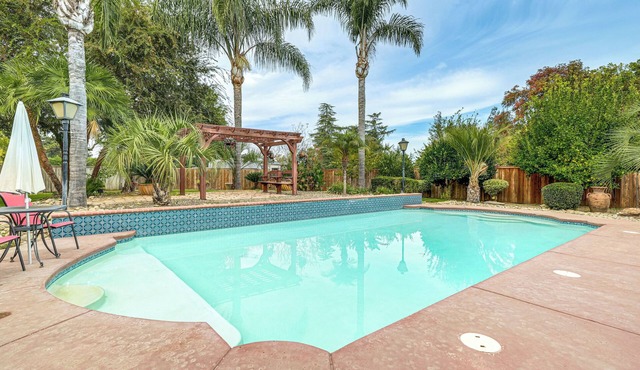 Outdoor Kitchen & Patio! Central Valley Hacienda