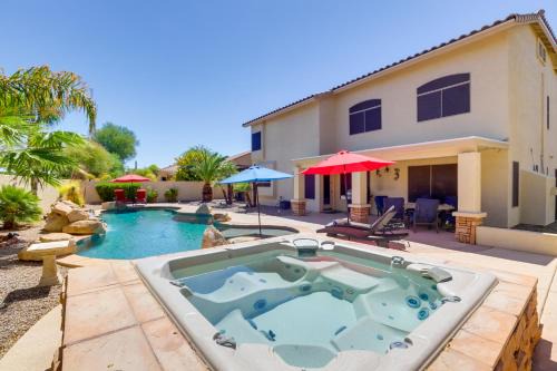 Outdoor Living Space: Sunny Retreat in Goodyear!