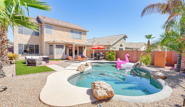 Outdoor Oasis! Family-Friendly North Phoenix Home