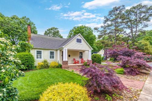 Outdoor Oasis in Popular Plaza Midwood