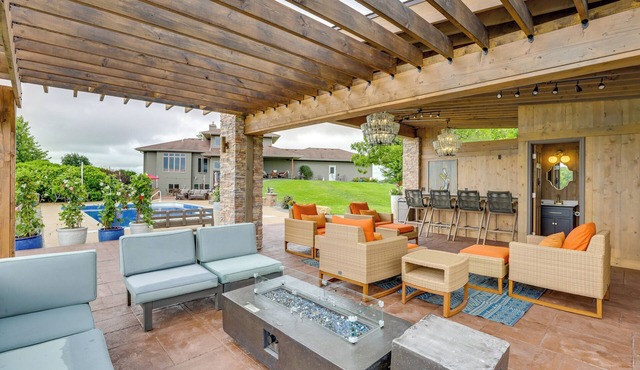 Outdoor Oasis: Luxe Flat in Mt Horeb!