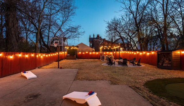 Outdoor Oasis-New 4 BR w/PuttPutt, Hottub, Firepit