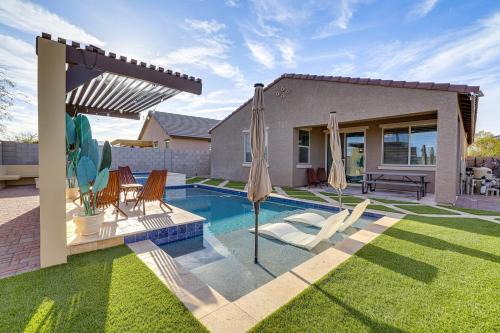 Outdoor Oasis w/Pool & Spa: Goodyear Getaway