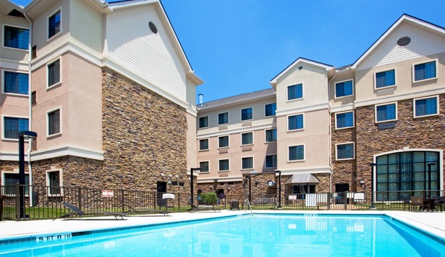 Outdoor Pool + Free Breakfast + Free Wi-Fi | Close to UNC Chapel Hill University