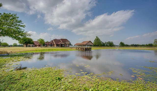 Outdoor Pool & Lake: Massive Texas Ranch Villa!