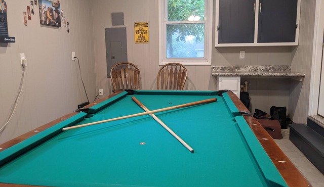 Outdoor Rec Hub 4bed/2bath + Rec Room + Boat Parking
