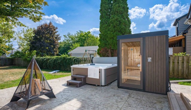Outdoor Sauna|Hot Tub|Playroom|Port Dallhousie