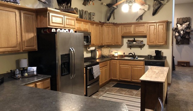 Outdoorsman Paradise- 1/2 mile from Lake Oahe