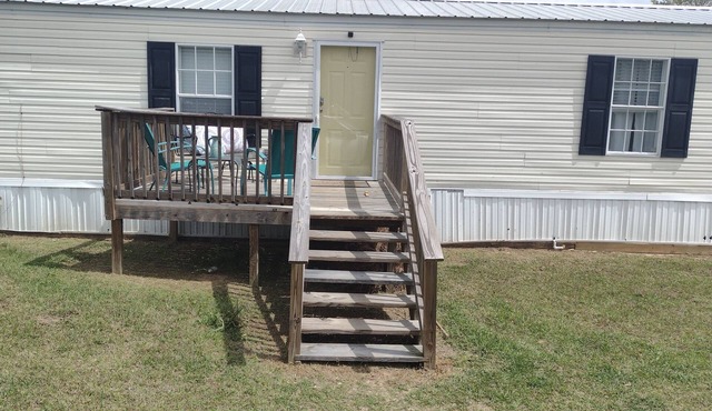 Outdoorsman's Paradise with wide open spaces and pet friendly! n