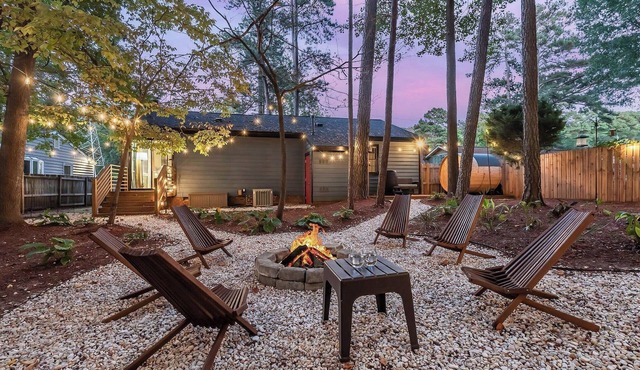 Outdoorsy ~ Fresh Spring Vibes ~ Sauna & Cold Plunge ~ 10min Downtown