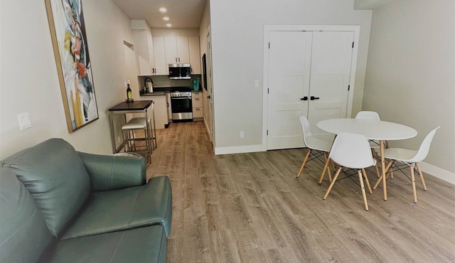 Outlaw Inn Unit 1. Modern, newly remodeled unit. Steps from Main Street!