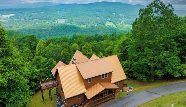Outlaw Mountain Lodge: Fire Pit & Panoramic Views!