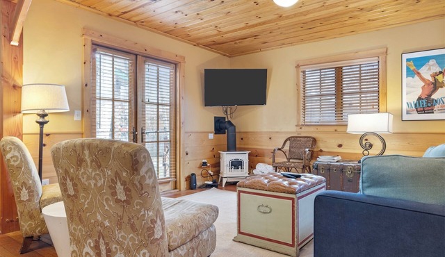 Outpost: Alpine Cottage Two