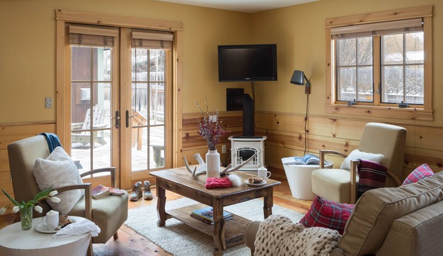 Outpost: Alpine Cottage Four