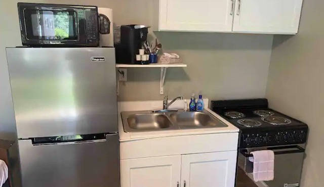 Outpost Cottage - Sleeps 3 Great Price!