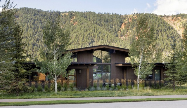 Outpost: Fairway Lodge 5