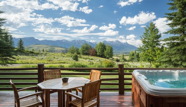 Outpost: Mountain Top Lodge