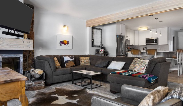 Outpost: South Teton B - Close to Town!