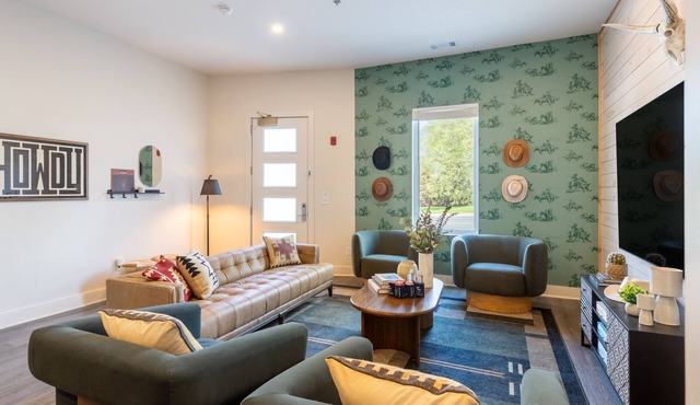 Outrider 104 by AvantStay | Close to Downtown, Broadway | Outdoor Space
