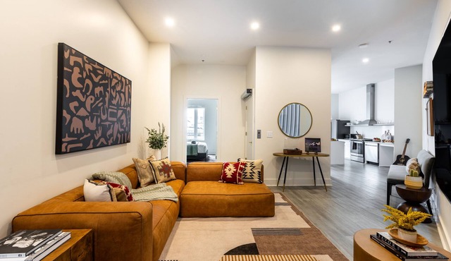 Outrider 118 by AvantStay | Private Balcony + Close to Broadway, ADA Accessible