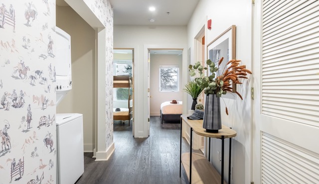 Outrider | Modern Music City Penthouse Sleeps 22