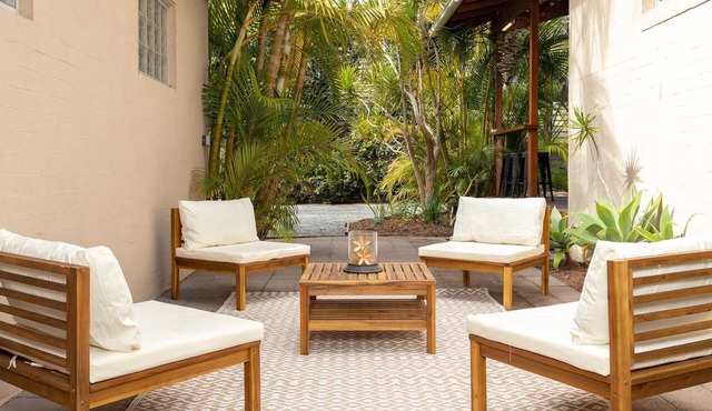 Outrigger @ Boomerang Beach