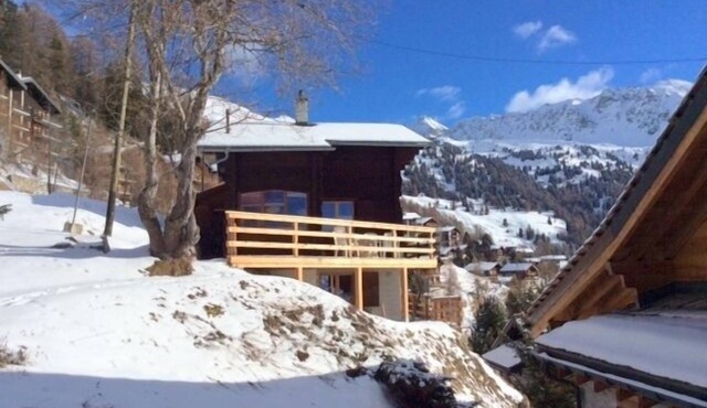 Outside : 2-storey flat in a typical chalet in Chandolin, for 5 persons, beautiful terrace with nice