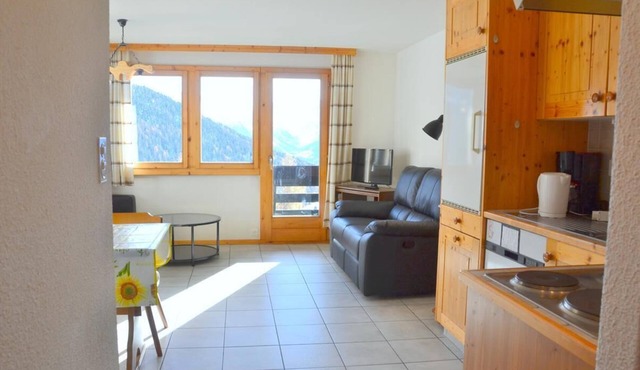 Outside: 3-room flat in a small apartment house in Chandolin, for 4-6 persons, balcony with garden