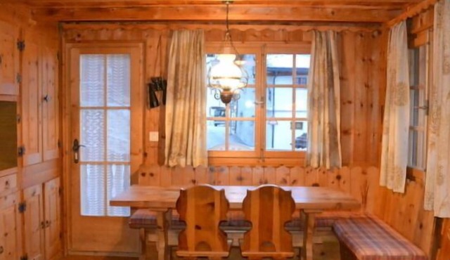 Outside : 3-storey chalet in the center of the old village, entrance on the 1st floor,for 5 persons,