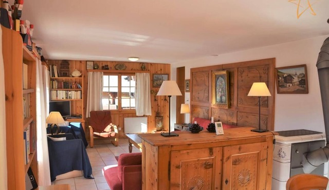 Outside: 6-room chalet, located on the road to the old village, balcony crossing, for 10 people. -In