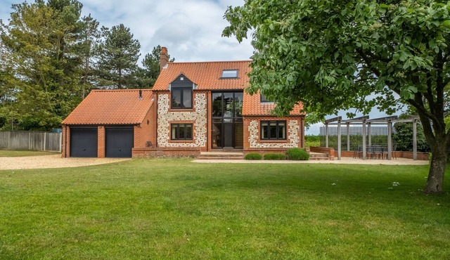 Outside Edge, Burnham Deepdale, Norfolk