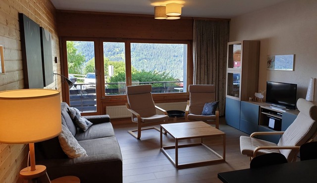 Outside : flat for 5-6 people on the ground floor, balcony -Inside : 60 sqm, large living with a sep