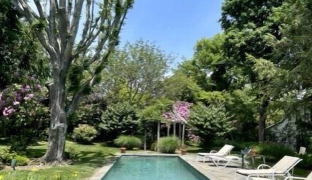 Outside Seating/Eating Areas, Fully Grown Garden with Custom Lighting, Easy.