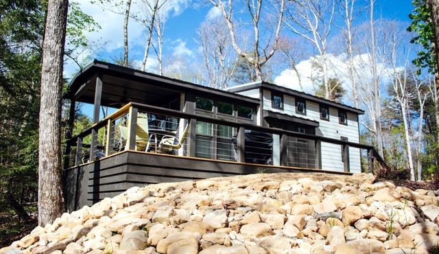 Outstanding Cottage with Stunning Sights in Monteagle, Tennessee