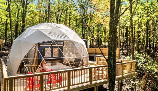 Outstanding Dome with Fire Pit and Hot-tub in Capon Bridge, West Virginia