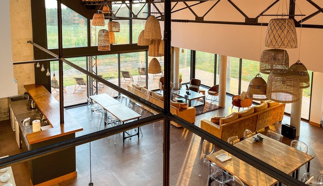 OUTSTANDING GITE - 500 m2 - 12 BEDROOMS - SLEEPS 27