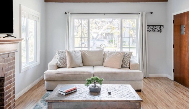 Outstanding Home Close to Old Town Pasadena & Downtown LA