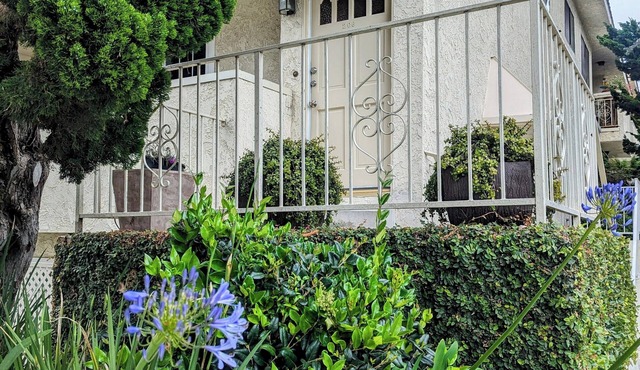 Outstanding Location. Spacious and Bright 2 Bedroom Condo.