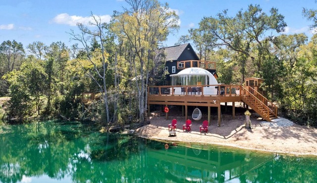 Outstanding Luxurious Dome with Mini Golf, Outdoor Bath, Sauna and Lake Views in Elgin, Texas