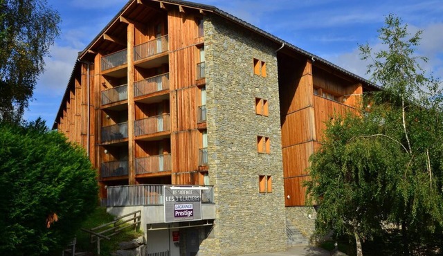 Outstanding modern 1 bed apartment with breathtaking views to Mont Blanc