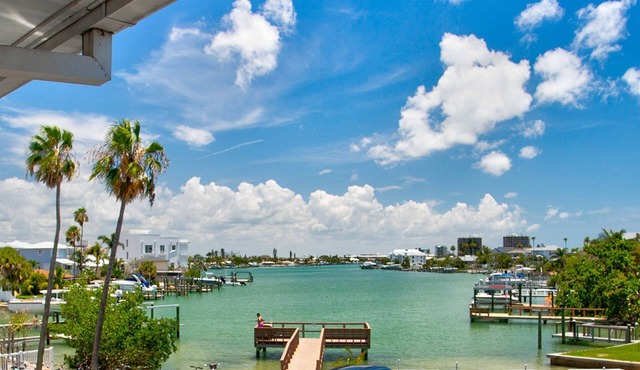 Outstanding One Bedroom Condo, on the Bay, Heated Pool, Directly Across from the Beach!