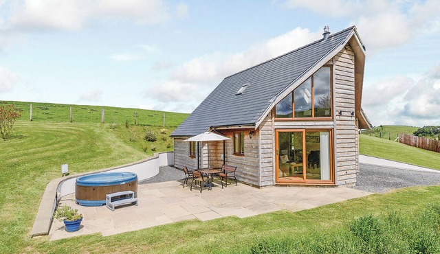 Outstanding open plan two storey lodge.