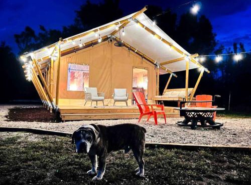Outstanding Safari Tent with Jacuzzi and and Beautiful Outdoor and Indoor Living in Florida