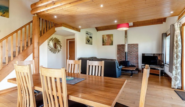 Outstanding, spacious and contemporary two storey lodge.