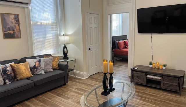 Outstanding spacious 2-bedroom Apt in downtown Cincinnati with many amenities