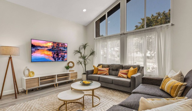 Outstanding Torrance Home: Amazing Design & Luxury